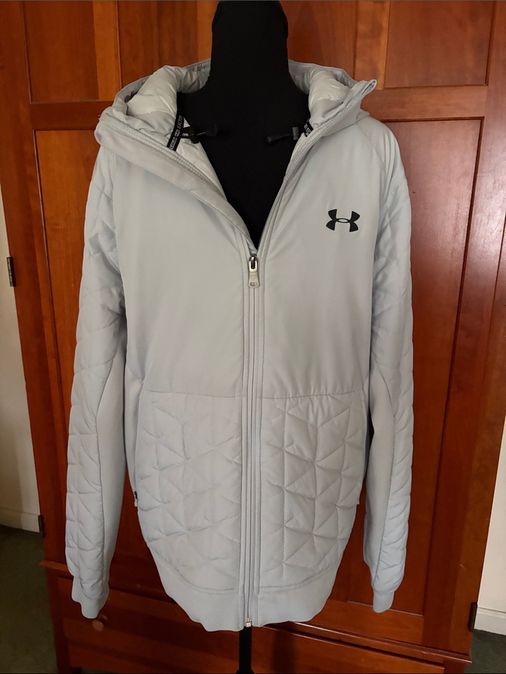 Under Armour Men's Light Gray Quilted Hooded Puffer Jacket